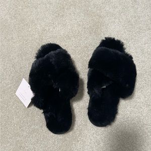 LC Lauren Conrad Women’s Faux Fur Slippers – Size 7/8 – NWT ✨